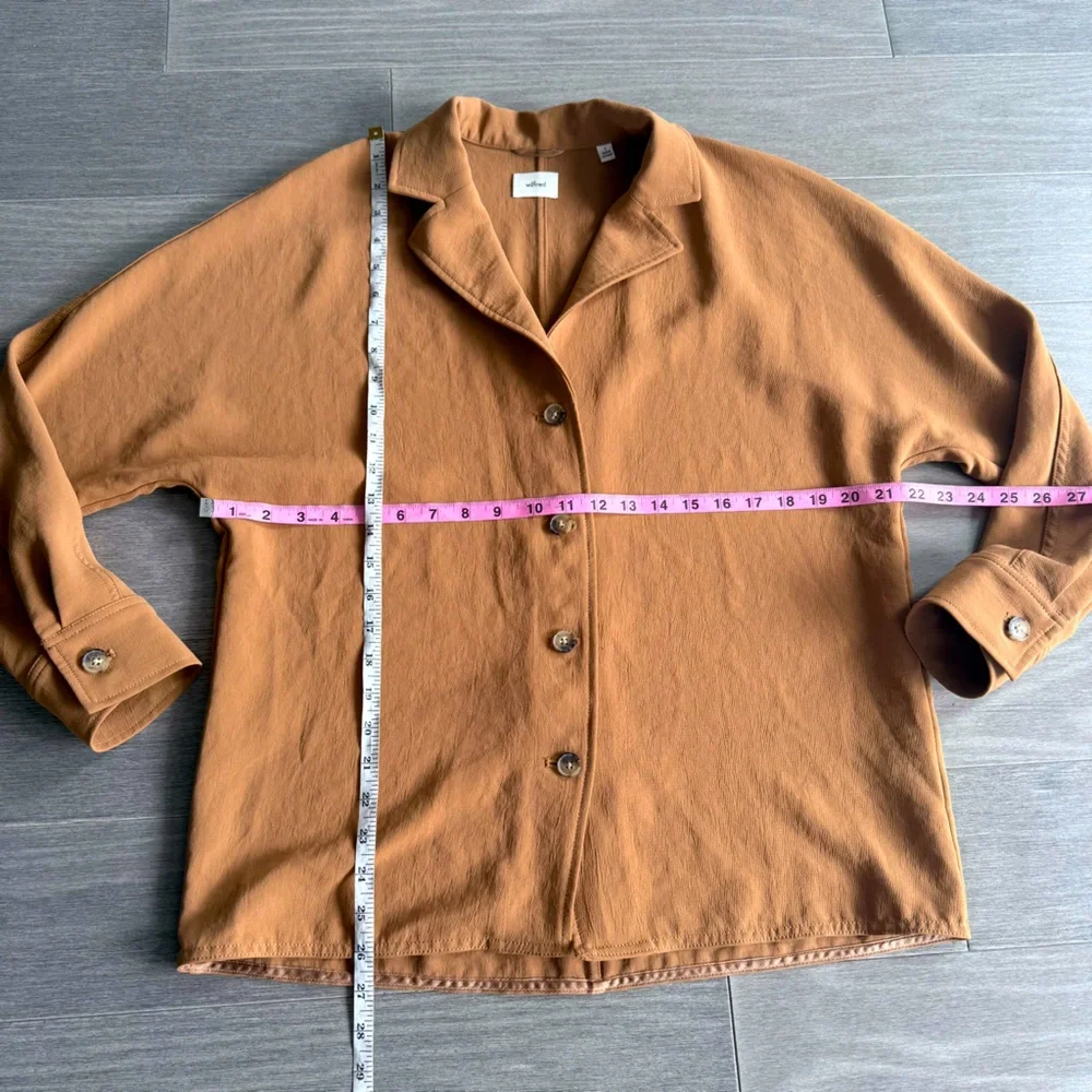 ARITZIA Wilfred Freeform Shirt in Chestnut S Tan Camel Collared Button Shirt - Picture 10 of 12